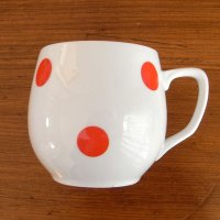 チェコ　赤い水玉のマグカップ