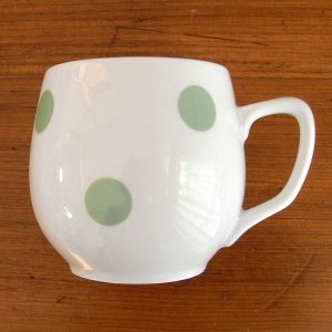 画像1: チェコ　緑の水玉のマグカップ