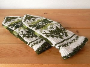 画像1: ラトビア　グリーンの模様編みミトン