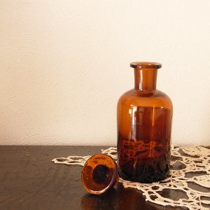 画像4: 蚤の市でみつけた薬品瓶