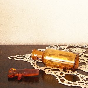 画像2: 蚤の市でみつけた古い薬品瓶