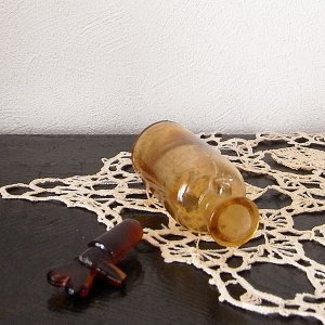 画像2: 蚤の市でみつけた古い薬品瓶