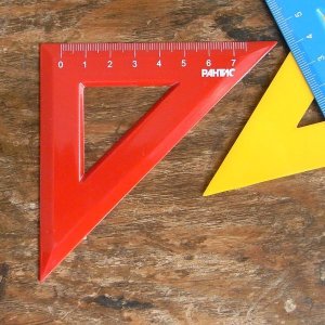 画像1: ラトビア　赤い三角定規